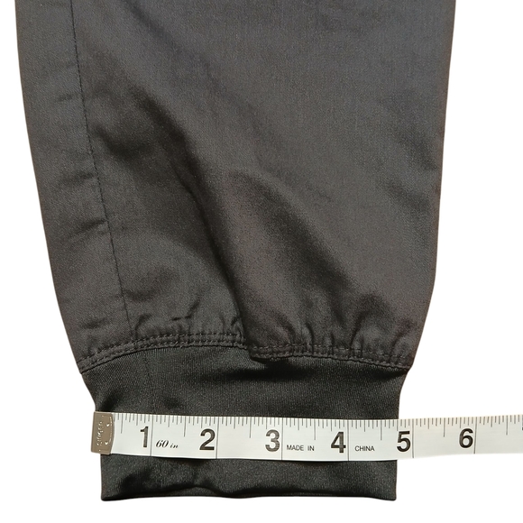 EON Maevn Gray Scrub Joggers - Picture 5 of 8